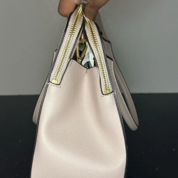 Michael Kors light pink Tote with Gold Accents and Structured Design - Picture 11 of 16